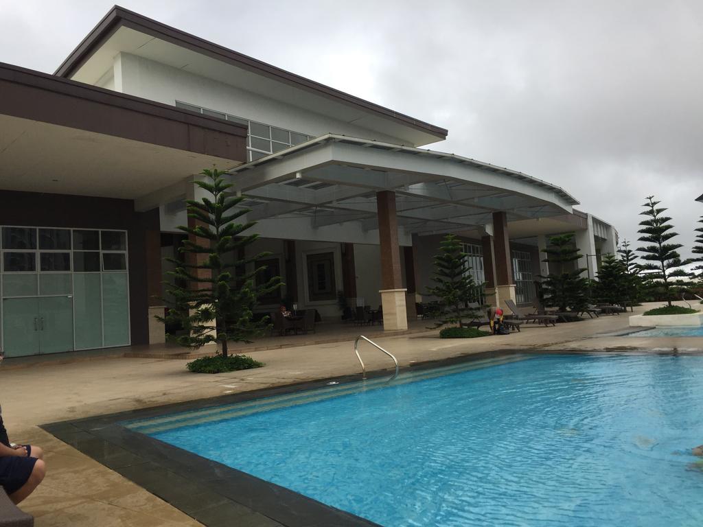 Wind Residence With View Of Taal Lake Tagaytay City Exterior photo